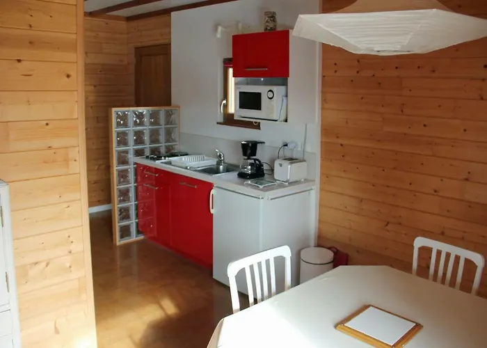 La Maisonnette En Bois * אסטנג